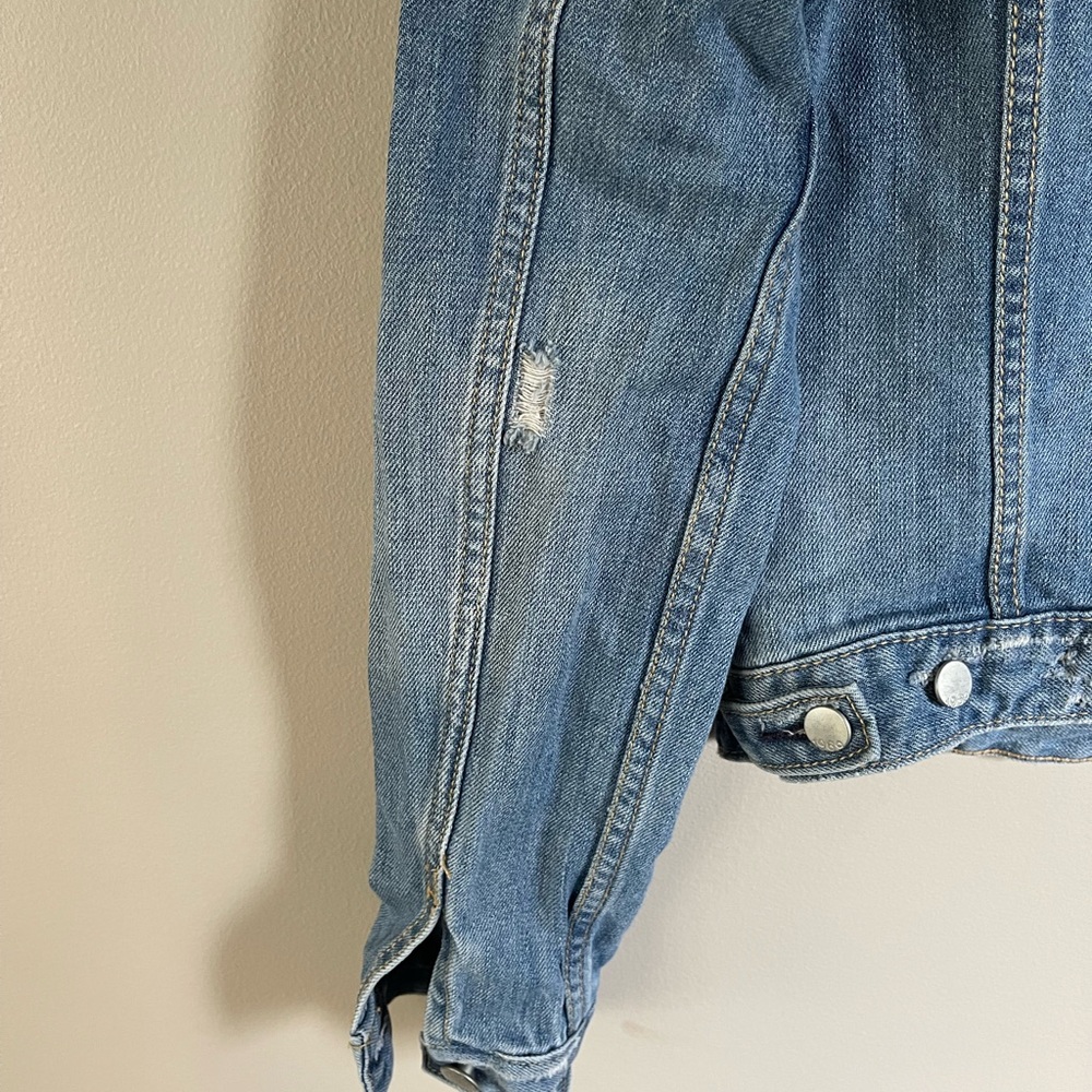 GAP Distressed Denim Jacket - Picture 7 of 9
